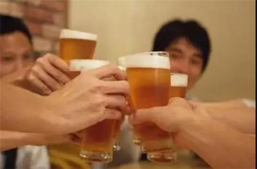 长期喝白酒啤酒对身体有什么危害？哪种酒对身体危害更大？(图4)